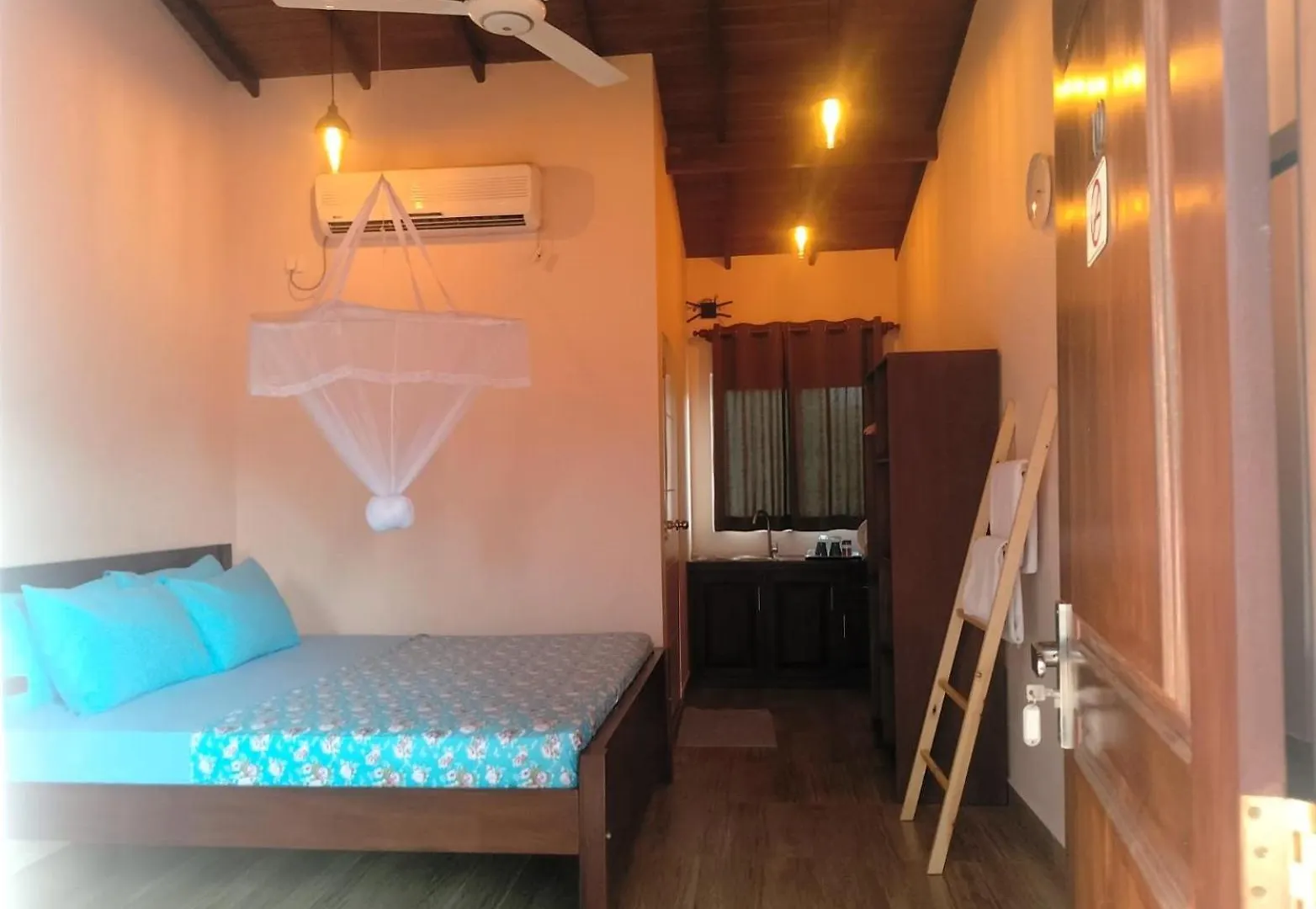 Transit Studio Katunayake Apartment